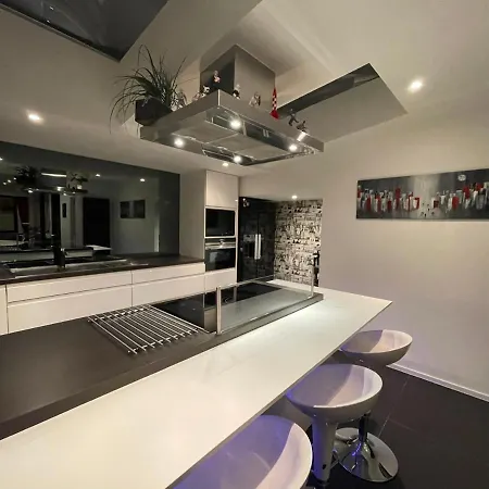 Modern 1br House Near Heysel, Expo, Palais 12, Atomium, Uzvub Et Stade Roi Baudouin Appartement Wemmel
